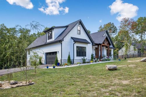 382 Annabelle Way, Jamestown, TN, 38556-2220 | Card Image