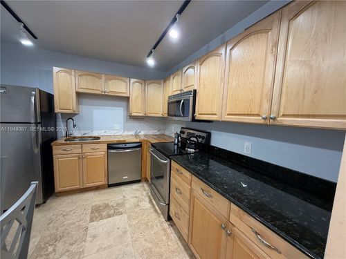 apt-111w-2801 Ne 183rd St, Aventura, FL, 33160-2163 | Card Image