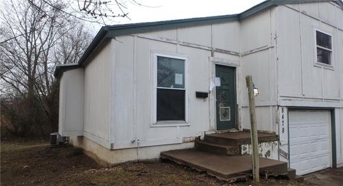 8478 Lane Dr, Raytown, MO, 64138-3275 | Card Image