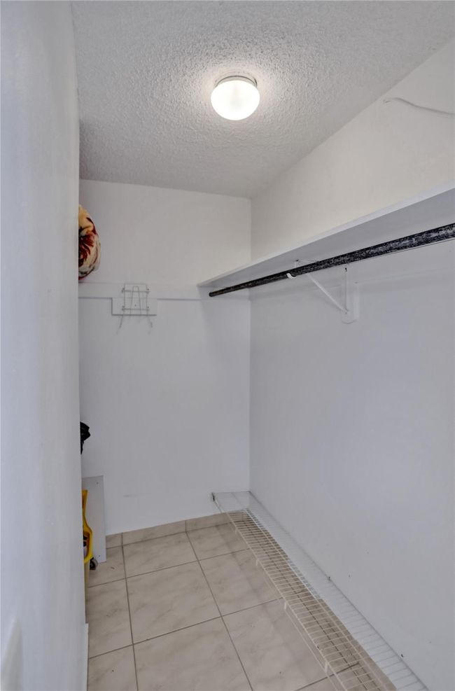 523 - 20301 W Country Club Dr, Condo with 2 bedrooms, 2 bathrooms and null parking in Aventura FL | Image 10