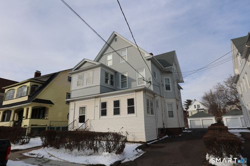 158 Barker St, Hartford, CT, 06114-1818 | Card Image