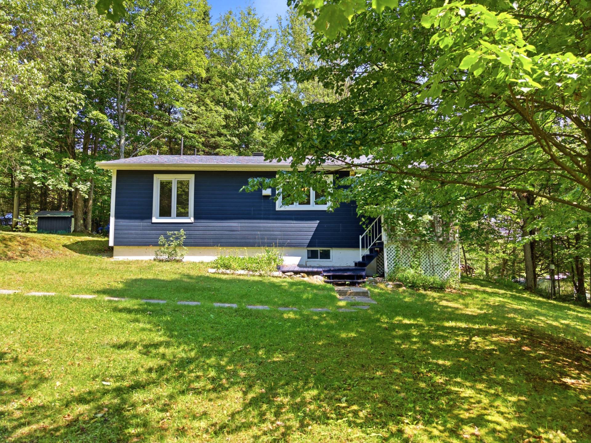 Residential in Saint-Georges-de-Windsor