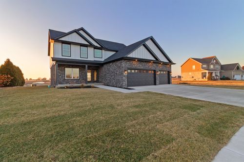 10138 Sentry Dr, Saint John, IN, 46373 | Card Image