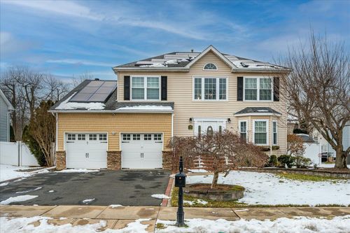 6 Brittany Way, Kendall Park, NJ, 08824-1465 | Card Image