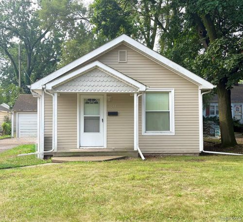 1053 Myrtle Ave, Waterford, MI, 48328-3832 | Card Image