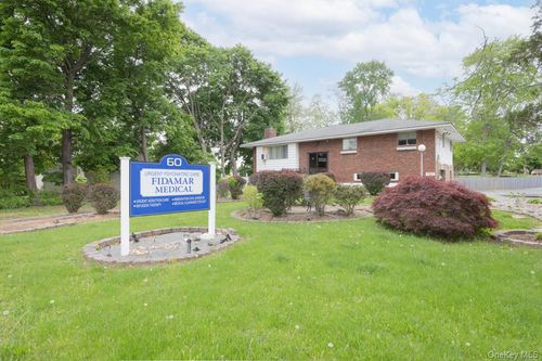 2-lower-front-60 College Ave, Nanuet, NY, 10954-3010 | Card Image