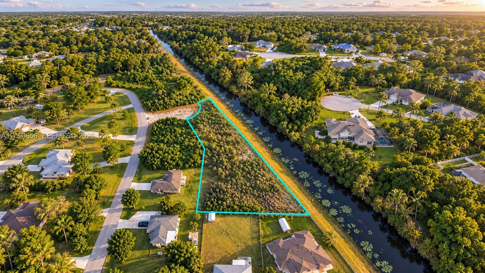 Land in Lehigh Acres