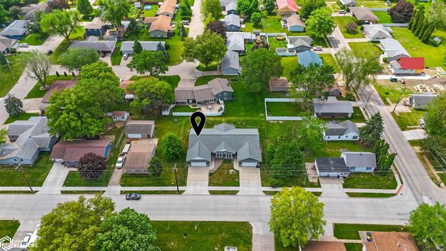 1015 E Adams St, Home with 2 bedrooms, 2 bathrooms and null parking in Washington IA | Image 22