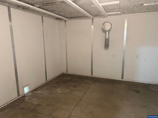 24404 Highway 20, House other with 3 bedrooms, 1 bathrooms and null parking in Philomath OR | Image 20