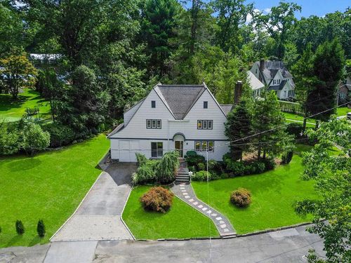 166 Valley Stream Rd E, Larchmont, NY, 10538-1743 | Card Image