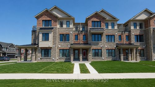 11 Lilac Lane, Thorold, ON, L3B0K9 | Card Image