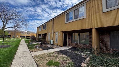 4535 Lansmore Dr, Dayton, OH, 45415-3352 | Card Image