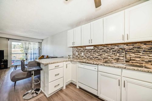 122-3015 51 St Sw, Calgary, AB, T3E6N5 | Card Image