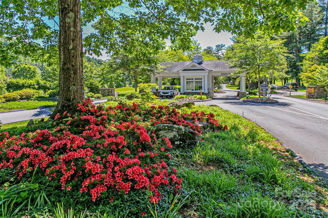 200 Maple Hill Dr, House other with 3 bedrooms, 3 bathrooms and null parking in Flat Rock NC | Image 48