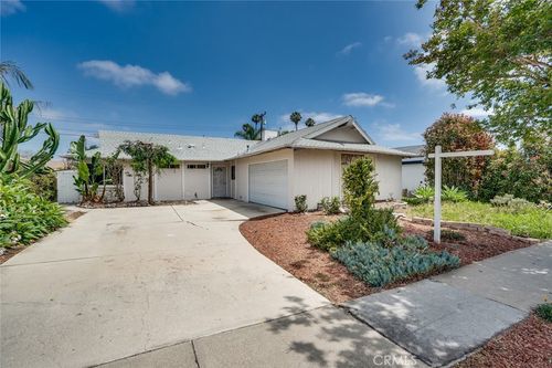 5751 Mangrum Dr, Huntington Beach, CA, 92649-1739 | Card Image