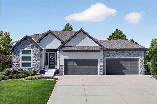 2818 W 162nd Ter, Overland Park, KS, 66085-9486 | Card Image