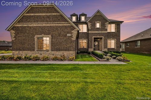 19266 Thompson Dr, Macomb, MI, 48042-6249 | Card Image