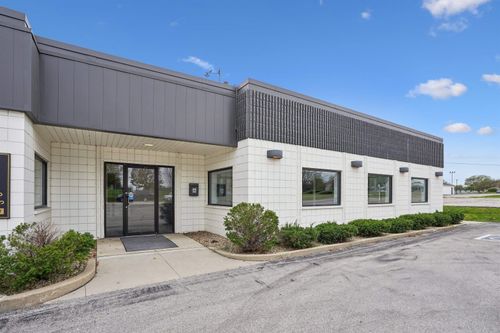346 E Ridgeway Avenue, Waterloo, IA, 50702 | Card Image