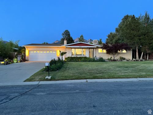 8427 S Strato Dr, Sandy, UT, 84093-1461 | Card Image