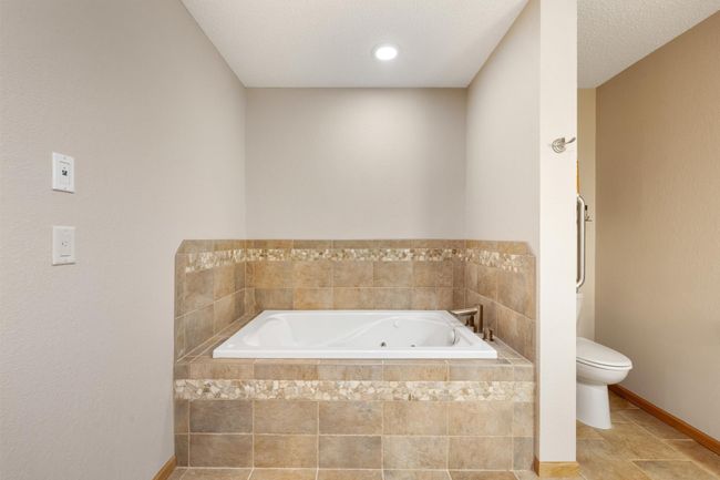 Tub downstairs.jpg | Image 38