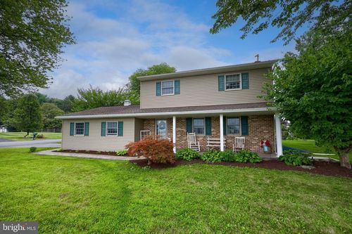 400 Countryside Dr, Ephrata, PA, 17522-9627 | Card Image