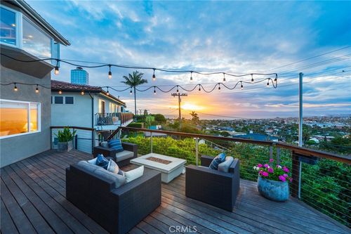 941 Calle Miramar, Redondo Beach, CA, 90277-6732 | Card Image