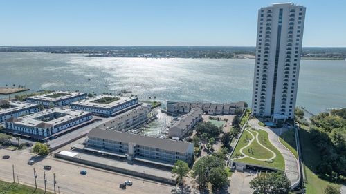 apt-110-4747 Nasa Pkwy, Seabrook, TX, 77586-5442 | Card Image