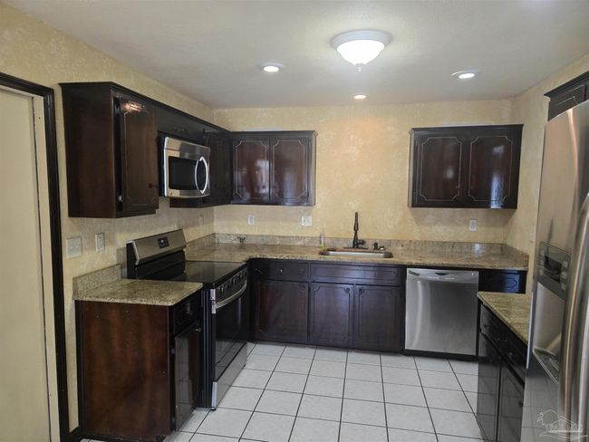 3285 Fairview Ave, House other with 4 bedrooms, 2 bathrooms and 4 parking in Crestview FL | Image 6
