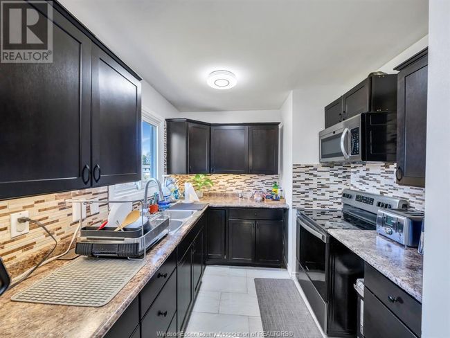 10670 Lambeth Rd, House other with 3 bedrooms, 2 bathrooms and null parking in Windsor ON | Image 25