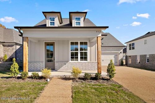 878 Coahoma Ct, Nesbit, MS, 38651-1071 | Card Image