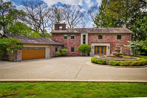 104 Wynnwood Dr, Pittsburgh, PA, 15215-1548 | Card Image