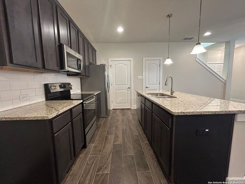 22a-737 Milestone Park, New Braunfels, TX, 78130-5184 | Card Image