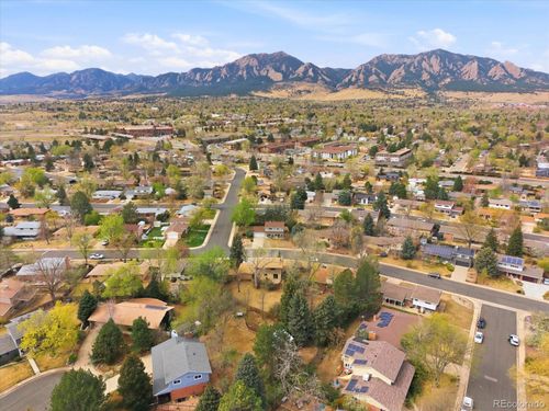 205 Manhattan Dr, Boulder, CO, 80303-4224 | Card Image