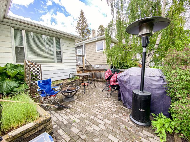 5134 49 Street, Home with 4 bedrooms, 2 bathrooms and 4 parking in Olds AB | Image 3