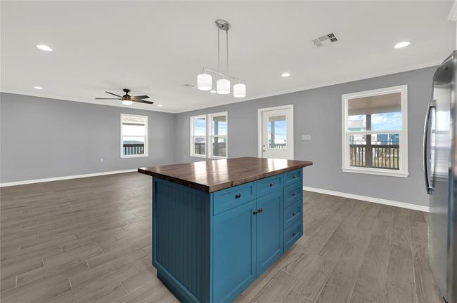 1741 Blue Water Hwy, House other with 2 bedrooms, 2 bathrooms and null parking in Freeport TX | Image 7