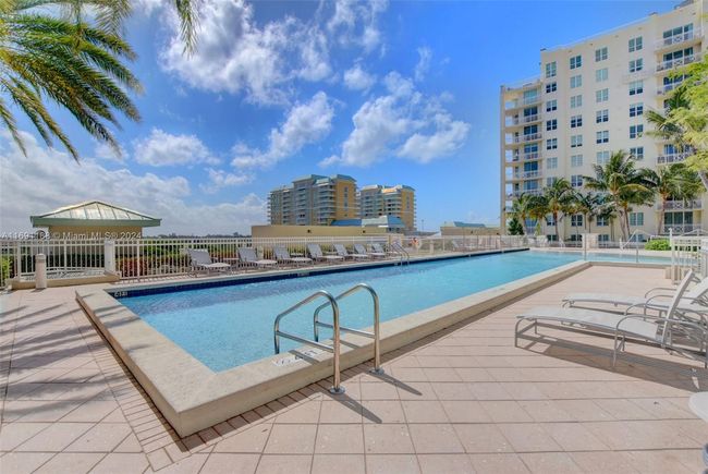UNIT-104N - 450 N Federal Hwy, Townhouse with 3 bedrooms, 3 bathrooms and null parking in Boynton Beach FL | Image 38