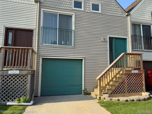 5619 Fox Hill Dr, Sterling Heights, MI, 48310-4170 | Card Image