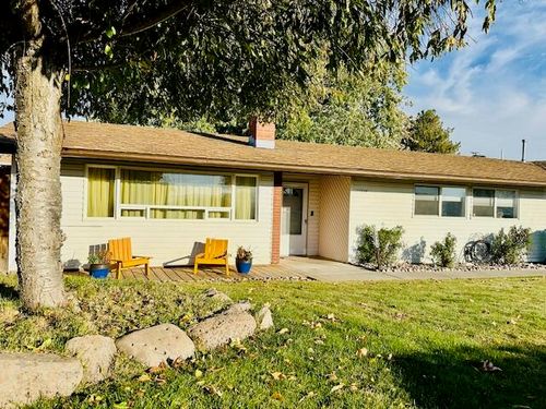 10119 Wright Ave, Klamath Falls, OR, 97603-9557 | Card Image