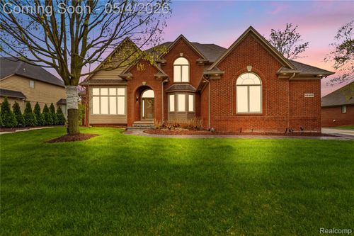 55405 Whitney Dr, Shelby Township, MI, 48315-6667 | Card Image