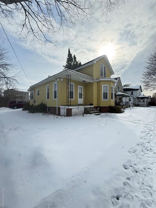 140 N Andre St, Saginaw, MI, 48602-4008 | Card Image