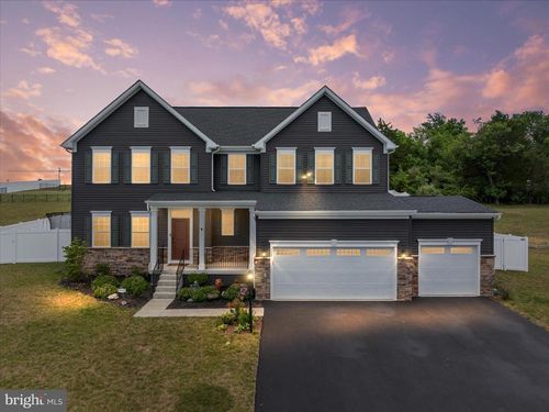 207 Decatur Cir, Stephens City, VA, 22655-5372 | Card Image