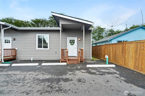 758 C Point Brown Ave Se, Ocean Shores, WA, 98569-7901 | Card Image