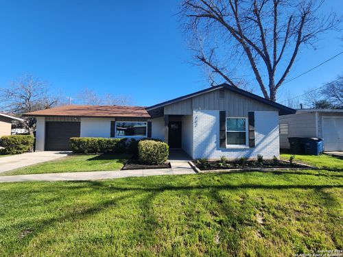 362 Lockener Ave, New Braunfels, TX, 78130-5425 | Card Image