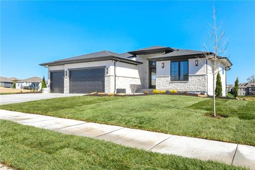 3917 Sw Flintrock Dr, Lee's Summit, MO, 64082-3825 | Card Image