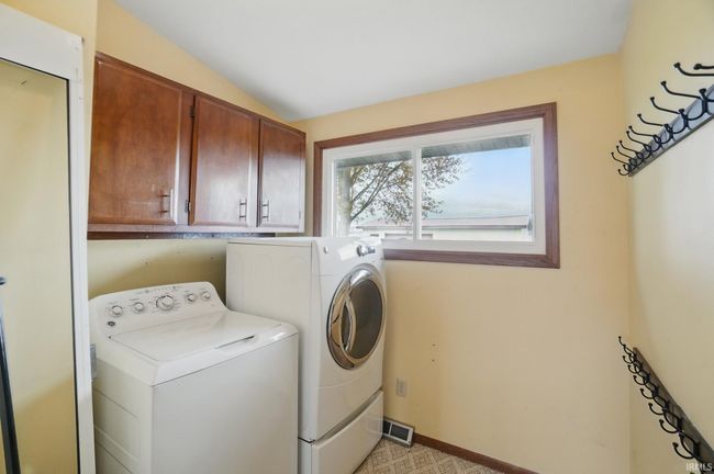 6351 N State Road 1, House other with 3 bedrooms, 2 bathrooms and null parking in Ossian IN | Image 17
