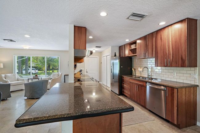 356 Mars Ave, House other with 3 bedrooms, 3 bathrooms and null parking in Tequesta FL | Image 10