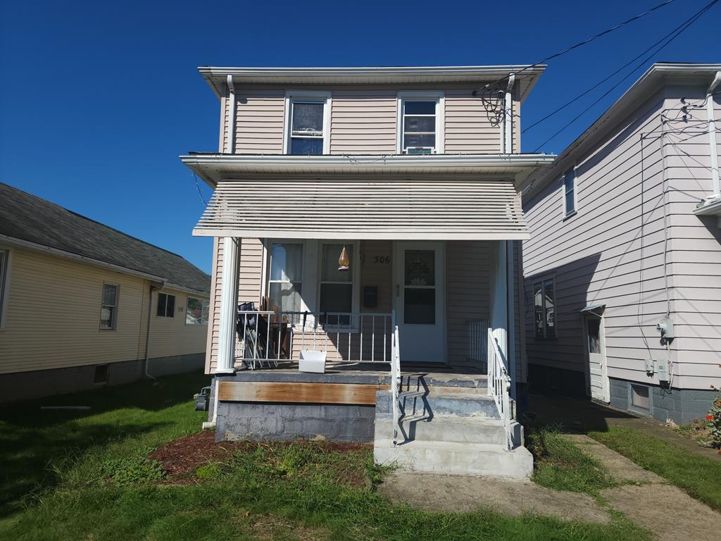5th St, Glen Dale, WV 26038