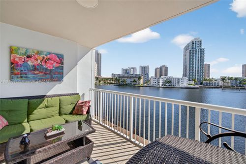 apt-205-121 Golden Isles Dr, Hallandale Beach, FL, 33009-5805 | Card Image
