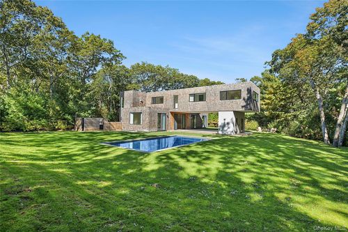 26 Alewive Brook Rd, East Hampton, NY, 11937-1190 | Card Image