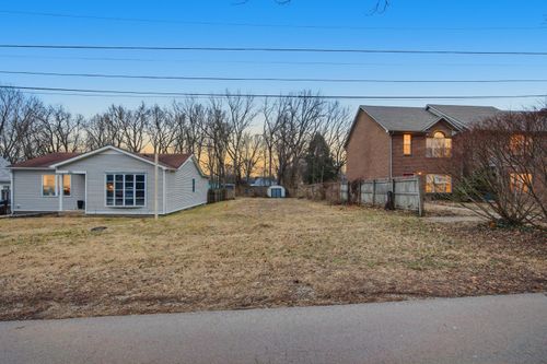 217 E Higgins Street, Midway, KY, 40347 | Card Image